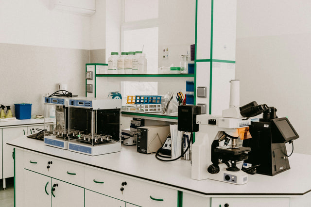 Laboratory Lamps Australia – Precision Lighting for Research & Clinical Applications